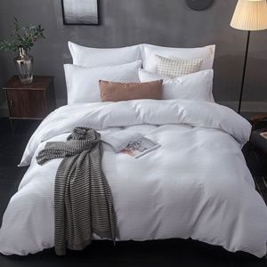 Queen Duvet Set: Includes 1 Duvet Cover & 2 Shams